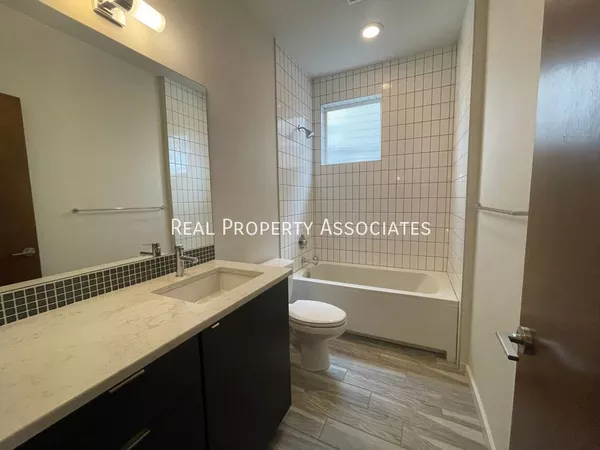 3 bedrooms apartment for rent in Interbay - Central Seattle, Seattle