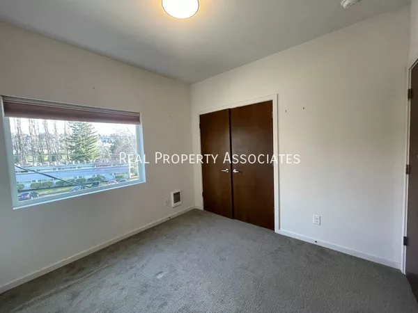 3 bedrooms apartment for rent in Interbay - Central Seattle, Seattle
