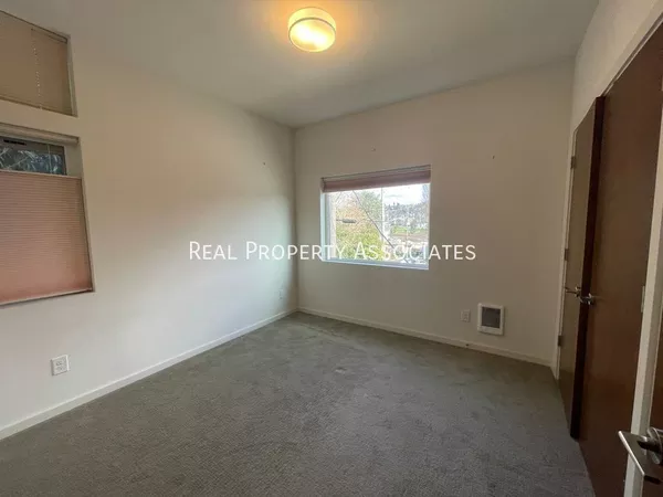 3 bedrooms apartment for rent in Interbay - Central Seattle, Seattle