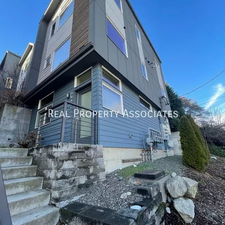 3 bedrooms apartment for rent in Interbay - Central Seattle, Seattle