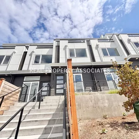 3 bedrooms apartment for rent in Interbay - Central Seattle, Seattle