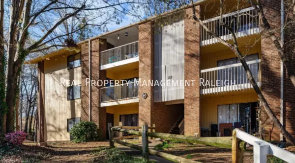 3 bedrooms apartment for rent in Fairmont - Central Raleigh, Raleigh