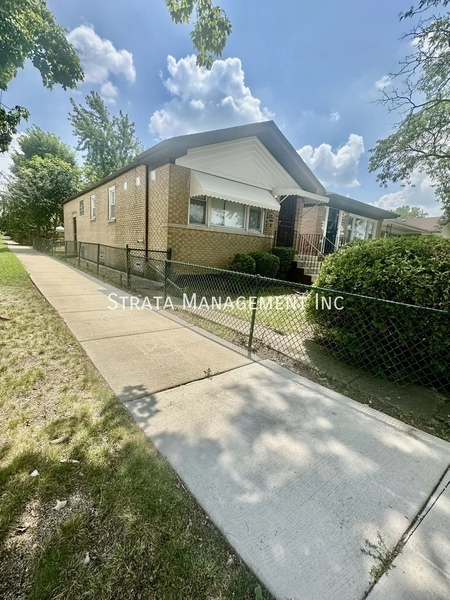 4 bedrooms apartment for rent in Washington Heights Chicago - Far Southwest Side, Chicago