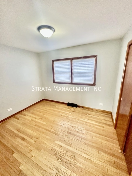 4 bedrooms apartment for rent in Washington Heights Chicago - Far Southwest Side, Chicago
