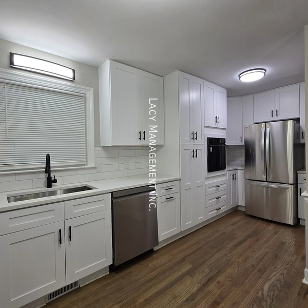 3 bedrooms apartment for rent in King Charles - South Raleigh, Raleigh