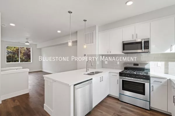 2 bedrooms apartment for rent in Sellwood-Moreland - SE Portland, Portland