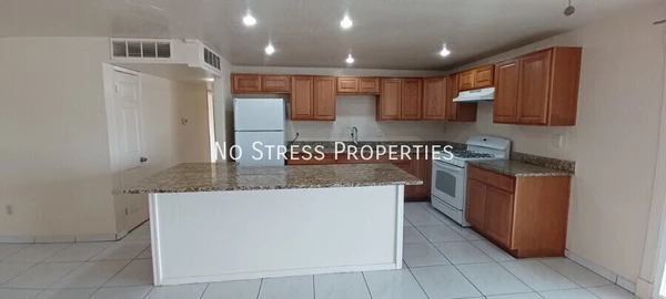3 bedrooms apartment for rent in Maryvale - Phoenix, Phoenix