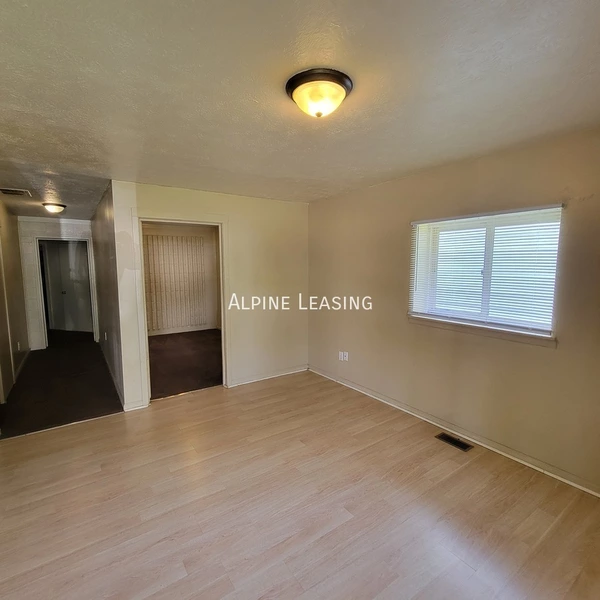 4 bedrooms apartment for rent in Mars Hill - West Indy, Indianapolis