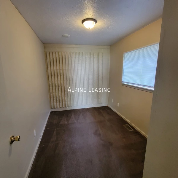 4 bedrooms apartment for rent in Mars Hill - West Indy, Indianapolis