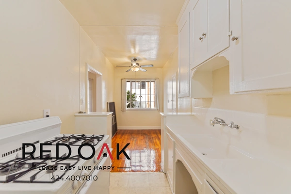 Studio Apartment for rent in Windsor Square - Central Los Angeles, Los Angeles
