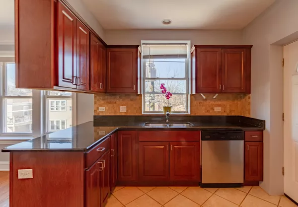 2 bedrooms apartment for rent in West Ridge - Far North Side, Chicago