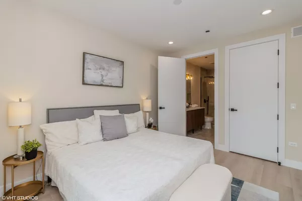 2 bedrooms apartment for rent in Irving Park - Northwest Side, Chicago