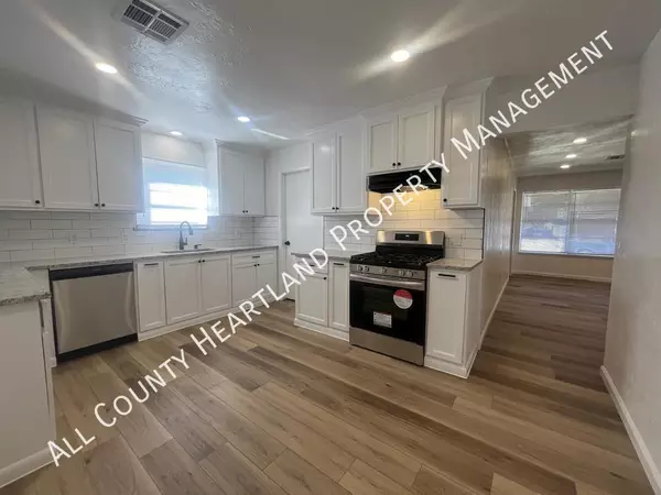 4 bedrooms apartment for rent in Ross Heights - Central OKC, Oklahoma City