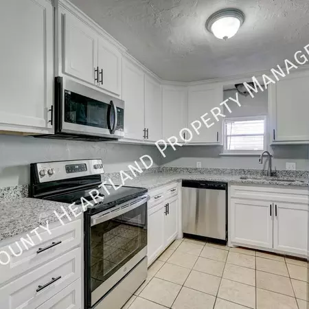 4 bedrooms apartment for rent in Ross Heights - Central OKC, Oklahoma City
