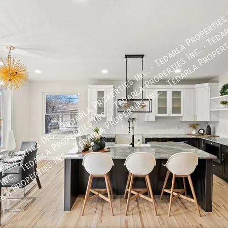 5 bedrooms apartment for rent in Stapleton - East Denver, Denver