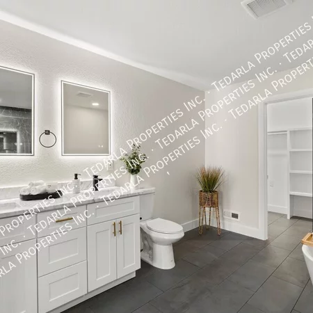 5 bedrooms apartment for rent in Stapleton - East Denver, Denver