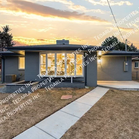 5 bedrooms apartment for rent in Stapleton - East Denver, Denver