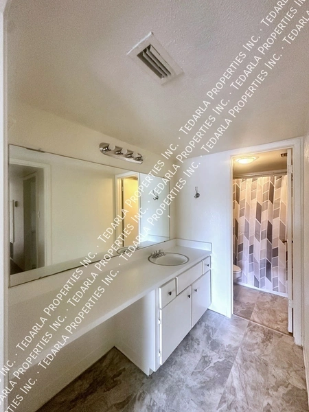 2 bedrooms apartment for rent in Washington Virginia Vale - East Denver, Denver