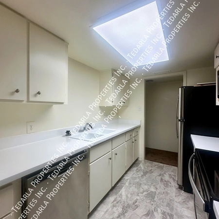 2 bedrooms apartment for rent in Washington Virginia Vale - East Denver, Denver
