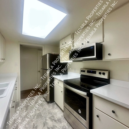 2 bedrooms apartment for rent in Washington Virginia Vale - East Denver, Denver