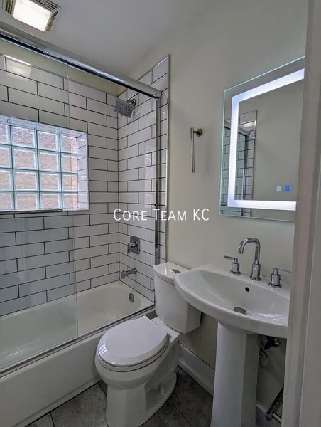 2 bedrooms apartment for rent in Midtown-Westport - KCMO, Kansas City