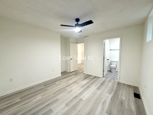 2 bedrooms apartment for rent in Midtown-Westport - KCMO, Kansas City