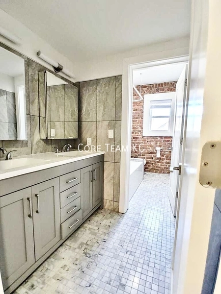 2 bedrooms apartment for rent in Midtown-Westport - KCMO, Kansas City