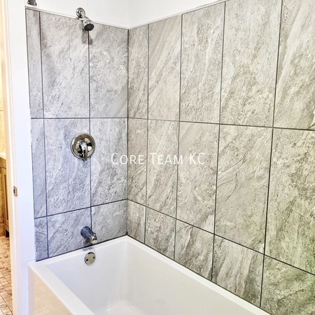 2 bedrooms apartment for rent in Midtown-Westport - KCMO, Kansas City