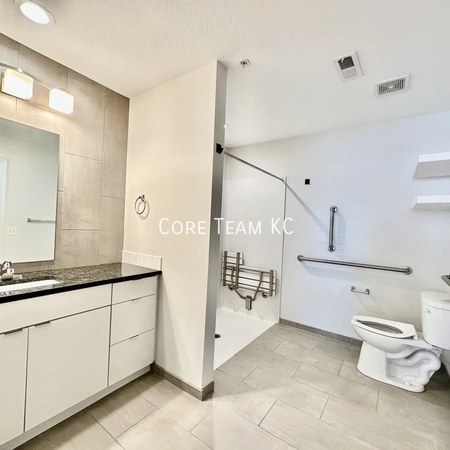 1 bedroom apartment for rent in Country Club Plaza - KCMO, Kansas City