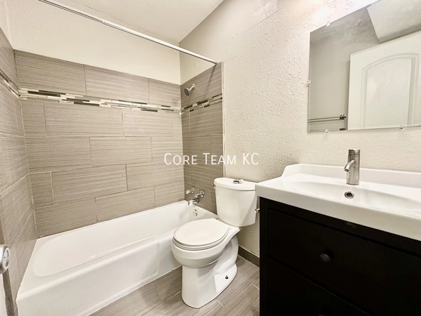 2 bedrooms apartment for rent in Ivanhoe - KCMO, Kansas City