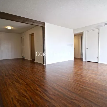 2 bedrooms apartment for rent in Midtown-Westport - KCMO, Kansas City