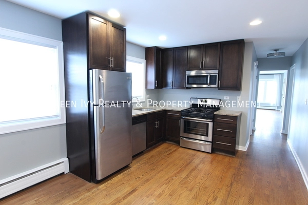 3 bedrooms apartment for rent in Jefferson Park - Far North Side, Chicago
