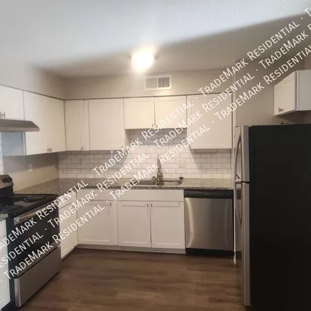 2 bedrooms apartment for rent in Fairmont - Central Raleigh, Raleigh