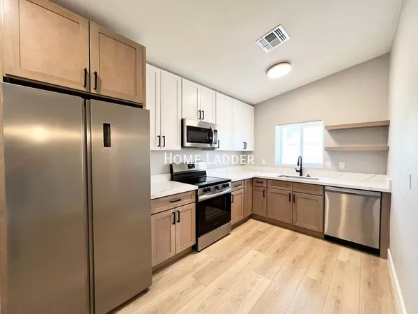 4 bedrooms apartment for rent in Central City - Phoenix, Phoenix