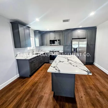 2 bedrooms apartment for rent in Inglewood - Westside / South Bay, Los Angeles