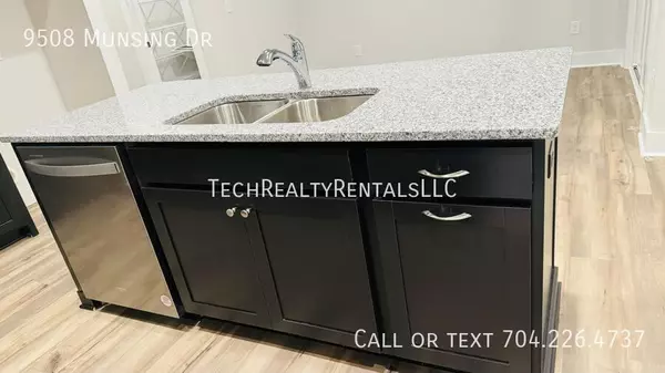 3 bedrooms apartment for rent in West Sugar Creek - North Charlotte, Charlotte