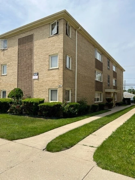 2 bedrooms apartment for rent in Montclare - Northwest Side, Chicago