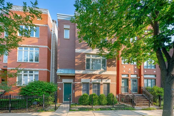 2 bedrooms apartment for rent in Little Italy/Uic - Central, Chicago