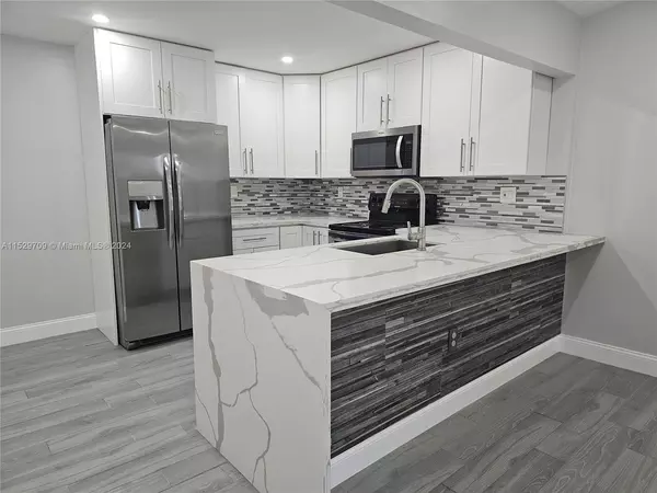 2 bedrooms apartment for rent in West Park - Broward County, Miami