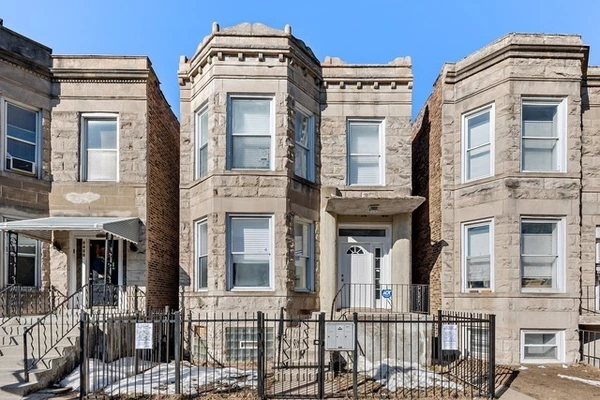 3 bedrooms apartment for rent in Woodlawn - South Side, Chicago