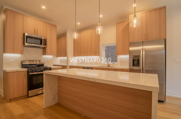 4 bedrooms apartment for rent in West Town - West Side, Chicago