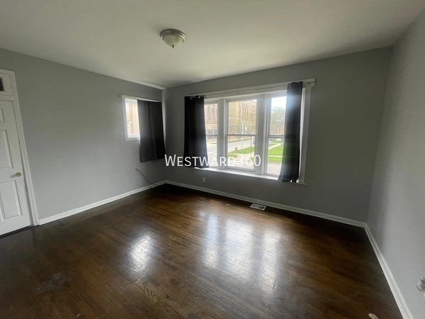 3 bedrooms apartment for rent in Chicago Lawn - Southwest Side, Chicago