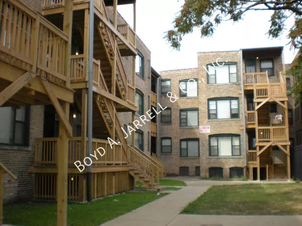 4 bedrooms apartment for rent in Washington Park - South Side, Chicago