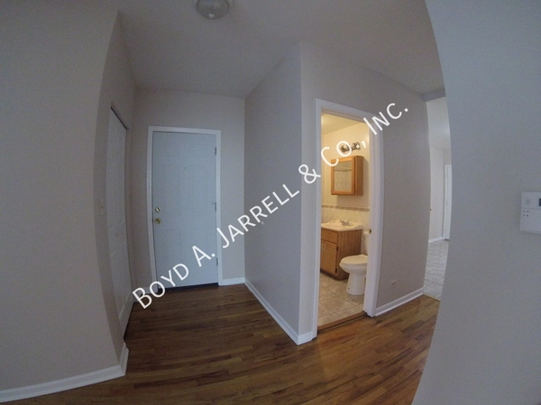 4 bedrooms apartment for rent in Washington Park - South Side, Chicago