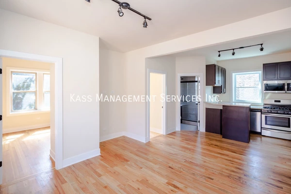 2 bedrooms apartment for rent in Portage Park - Northwest Side, Chicago