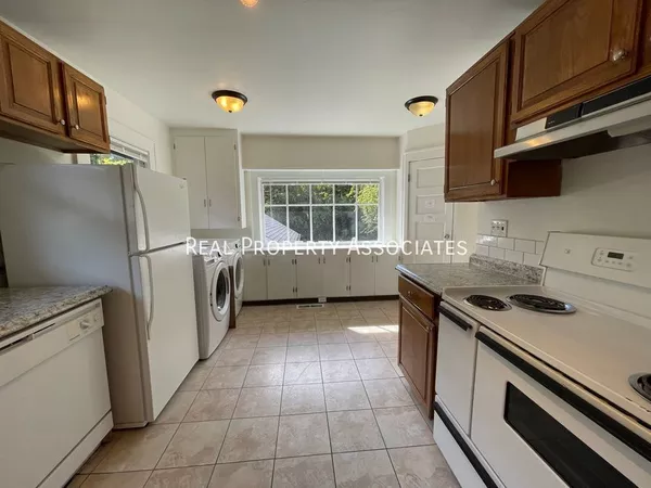 4 bedrooms apartment for rent in University District - North Seattle, Seattle