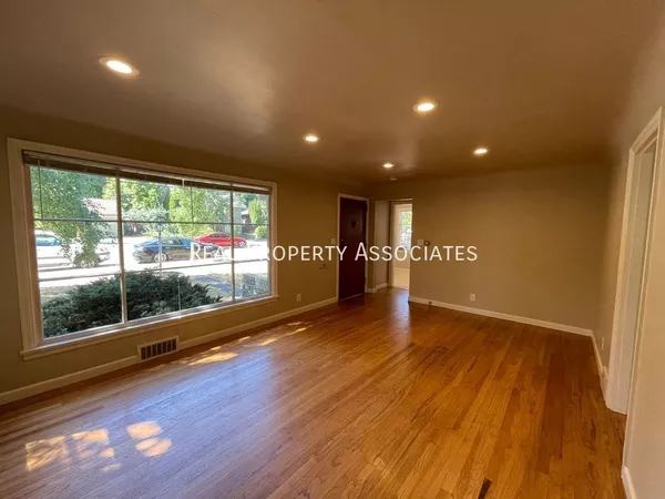 3 bedrooms apartment for rent in Laurelhurst - North Seattle, Seattle