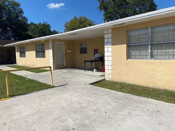 2 bedrooms apartment for rent in Brownsville MIA - Miami Dade, Miami