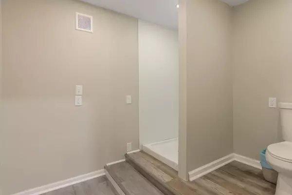 Coliving in Blue Springs - Outer KCMO, Kansas City