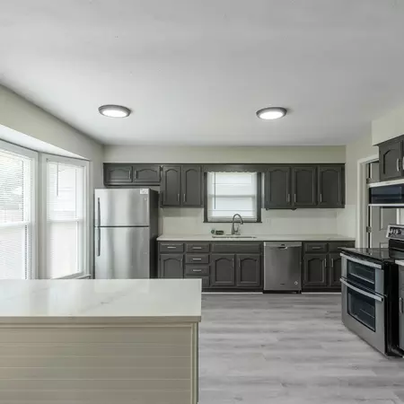 Coliving in Blue Springs - Outer KCMO, Kansas City